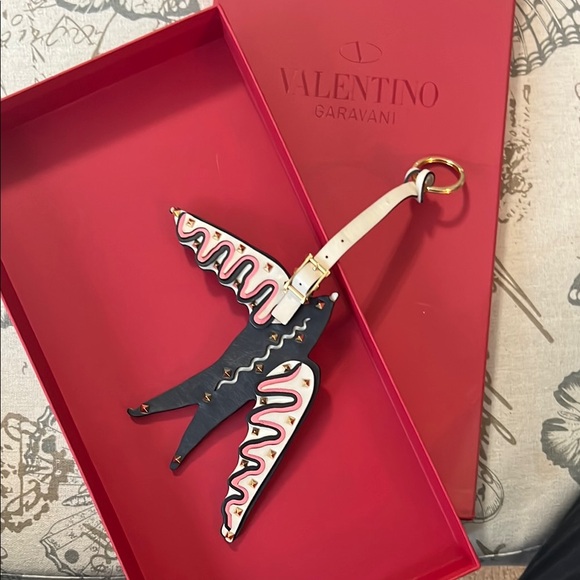 Valentino Garavani Rockstud Leather Swallow Bag Charm with Ornate Patterns. ♥️💝 - Picture 3 of 11